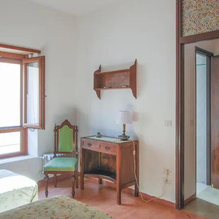 Cozy In With Kitchen Apartment